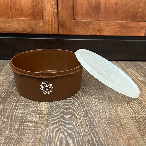 Vintage Tupperware Servalier Canister - Brown with Frosted White Lid - Picture 6 of 8